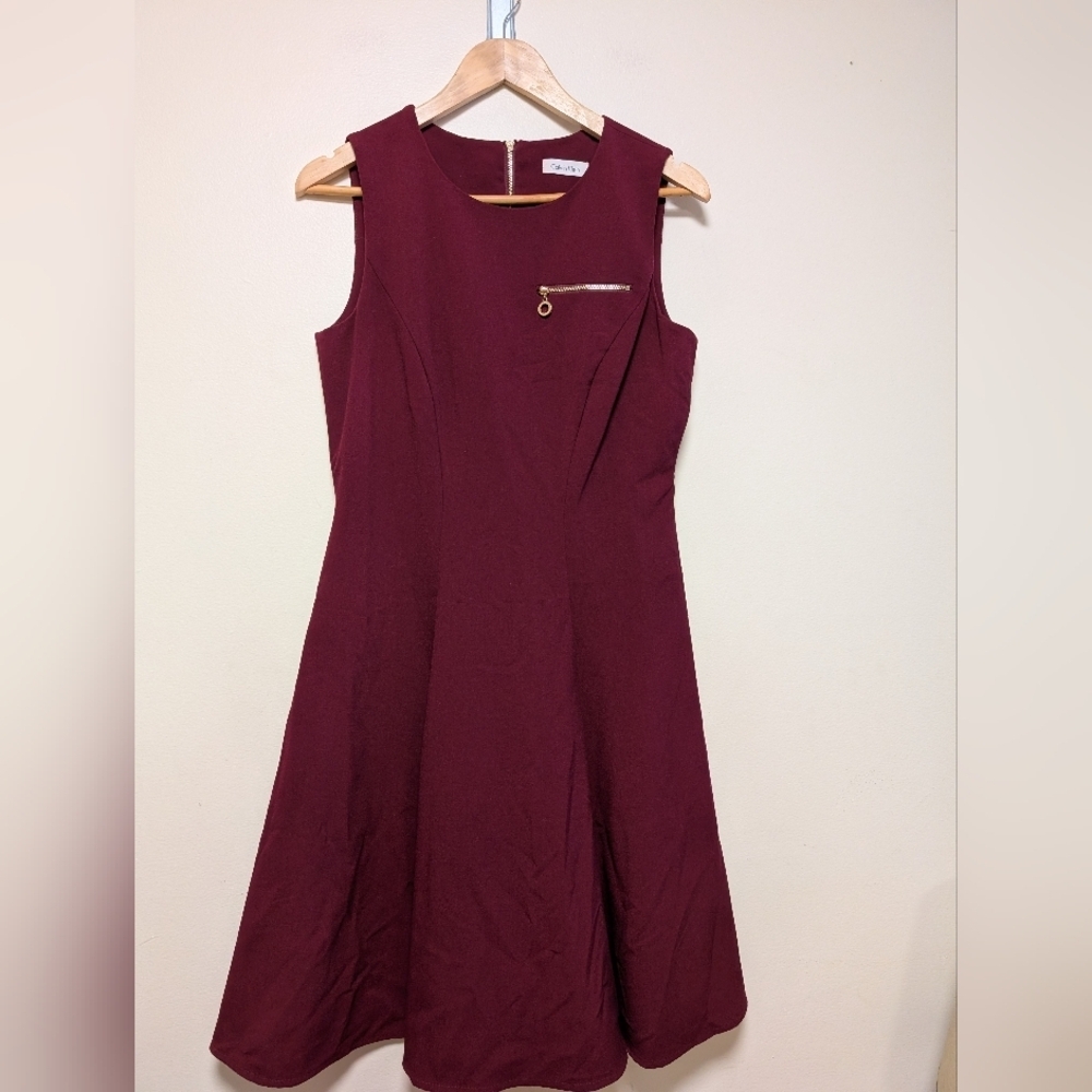 Calvin Klein Fit & Flare Sleeveless Zip Detail Dress Women’s Size 8 – Burgundy
